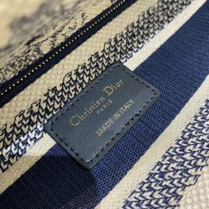 CD Medium Lady D-Lite Bag Blue Toile de Jouy Reverse Embroidery, Blue ...